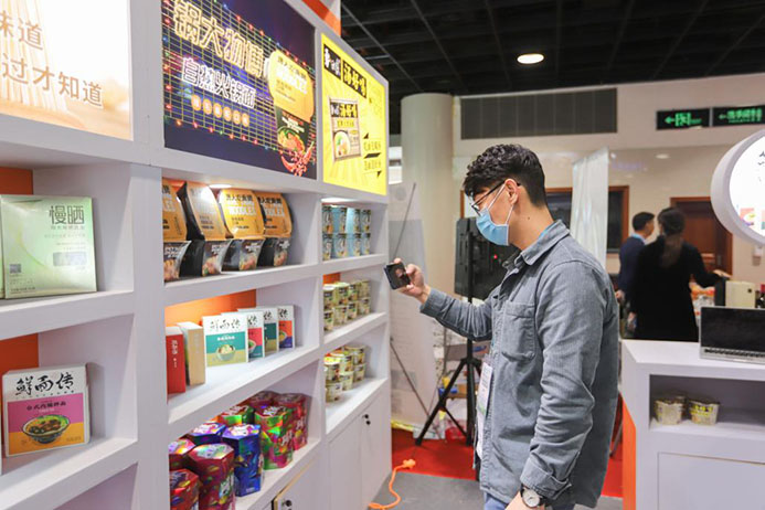 助力豫滬農業(yè)深入合作，白象食品攜多款明星產品亮相上海
