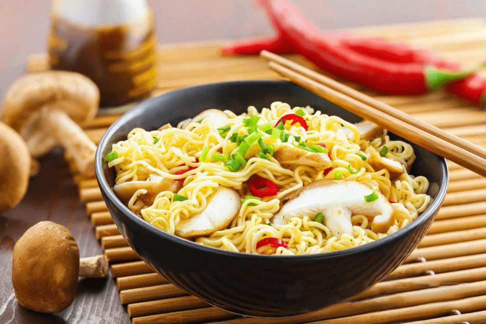 高湯熬制、營養(yǎng)美味，解碼白象食品“湯好喝高湯面”制作工藝